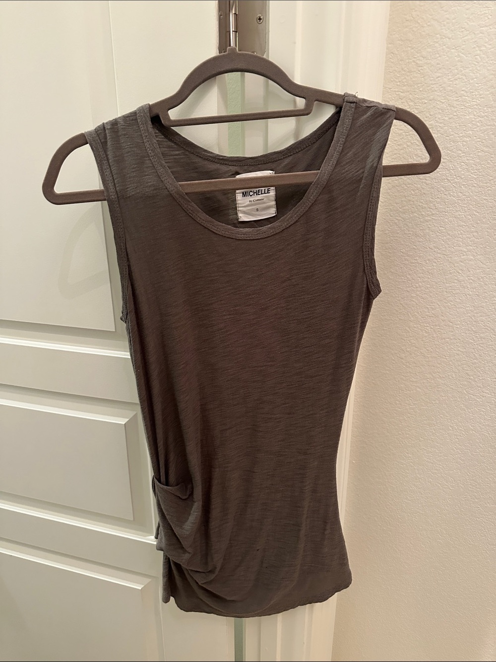 Michele Sleeveless Scoop Neck Tank in Charcoal Gray
